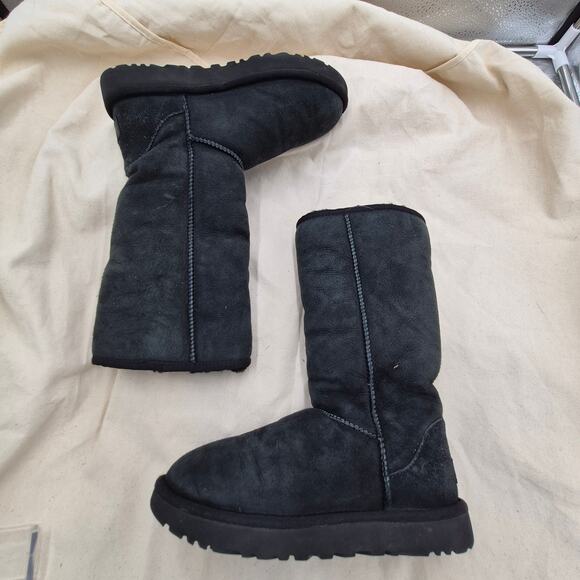 UGG Women's Classic Tall II Black size womens bootie size 7 - Picture 4 of 6
